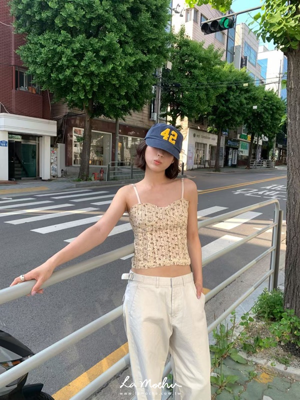 細肩桃心領碎花蕾絲背心